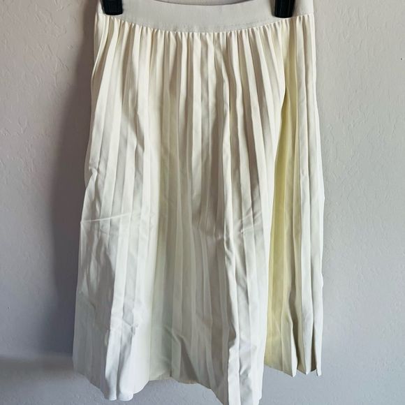 Lulu’s Pleat Cute Ivory Vegan Leather Pleated Midi Skirt Size S - Picture 8 of 12